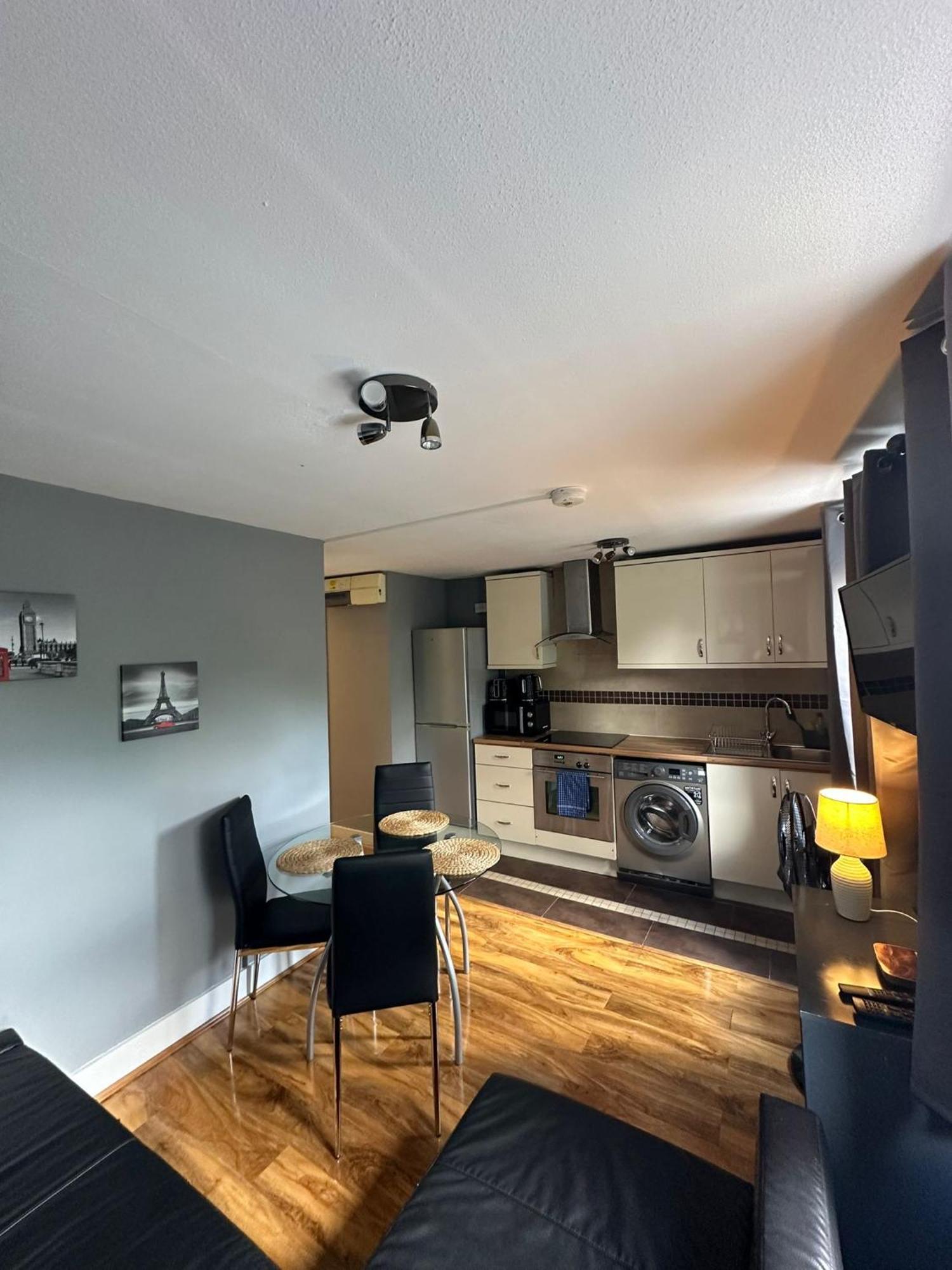 Lovely 2 Bedrooms Apartment London Luaran gambar